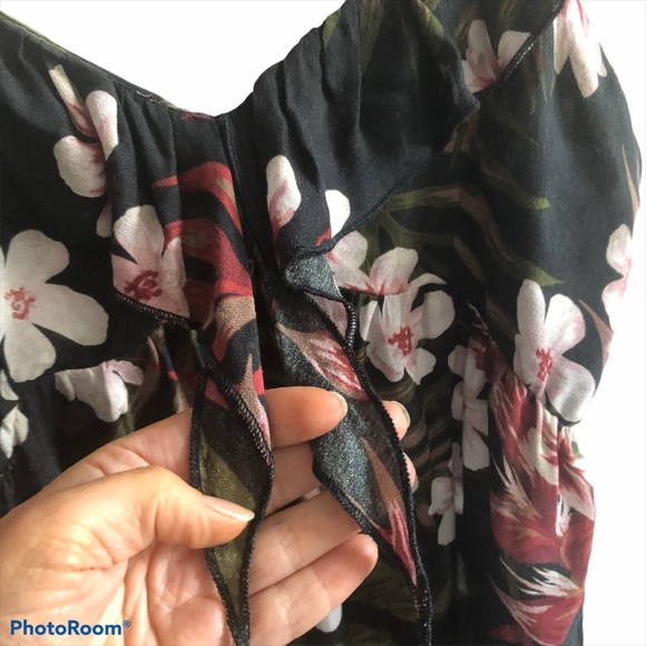 NWT CHASER Floral Ruffle Strappy V Cami Top L - Picture 6 of 10